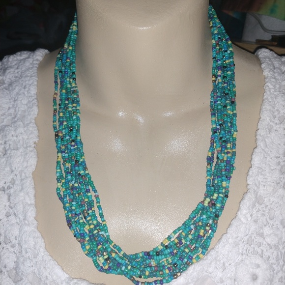 📿Gorgeous Beaded Necklace - Picture 2 of 6